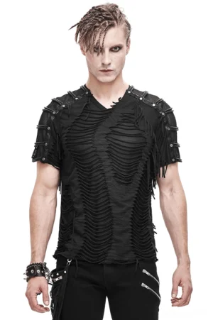 Herren Gothic schwarz Mesh Nieten Fransen T-Shirt Vorderansicht auf Modell mit zerrissenen Paneelen und Industrial-Punk-Design