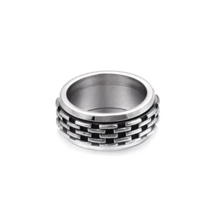 Aufsicht Vorderansicht des 925er Sterlingsilber gotischen Kettenglied-Rings mit gealterter dunkler Patina und poliertem Silberglanz