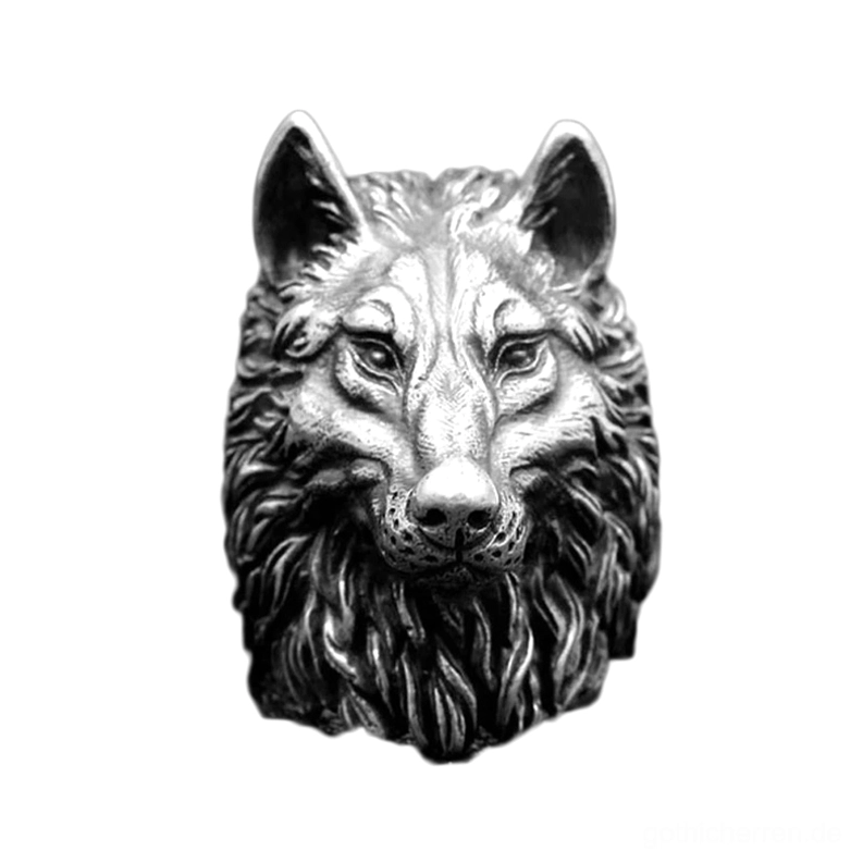 Direkte Frontalansicht des antiken Silber Wolfs Statement-Rings mit hochglanzpoliturten und realistisch geschnitzten Wolfskopf-Merkmalen