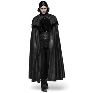 Aristokratischer schwarzer Gothic Mantel mit strukturiertem Jacquard-Capelet an den Schultern, Frontansicht auf männlichem Model, dramatische bodenlange Silhouette