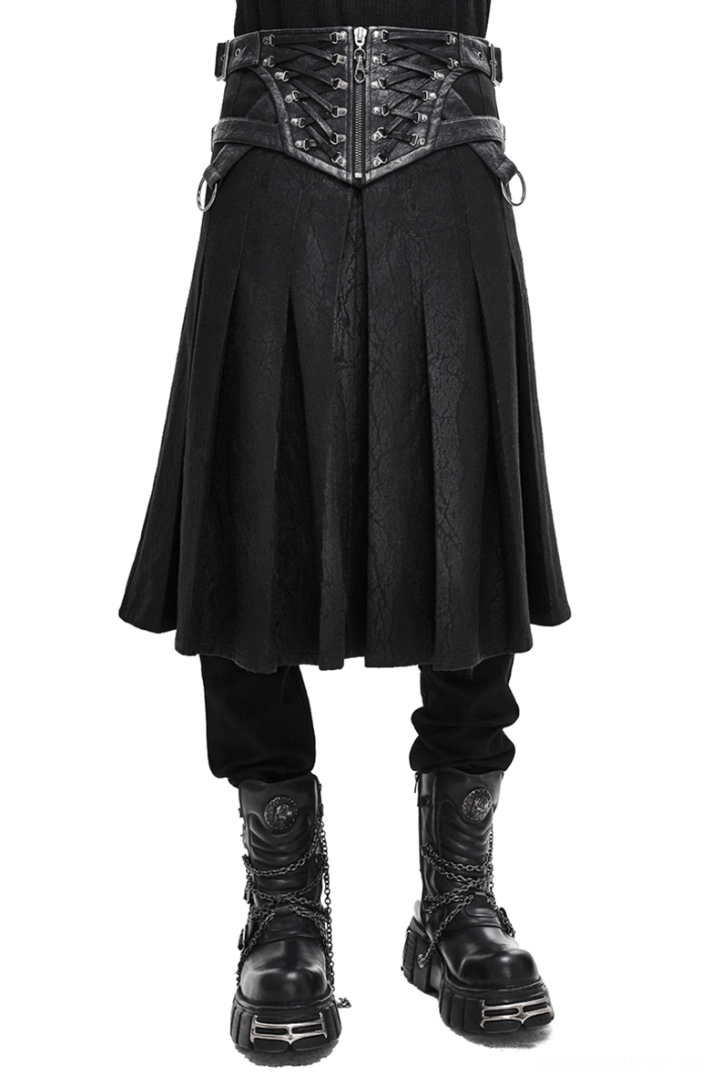 Asymmetrischer schwarzer Gothic-Herrenrock mit Lederschnallen von vorne – volle Körperansicht des Modells auf weißem Hintergrund, Dieselpunk-Stil mit Plissee