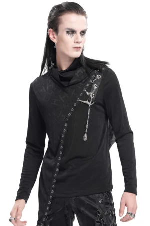 Schwarzes asymmetrisches Gothic-Langarmshirt mit Kettenpendel-Akzenten getragen von männlichem Model in Studio-Frontansicht, zeigt hohen Turtleneck und silbernes Kettenhardware-Design