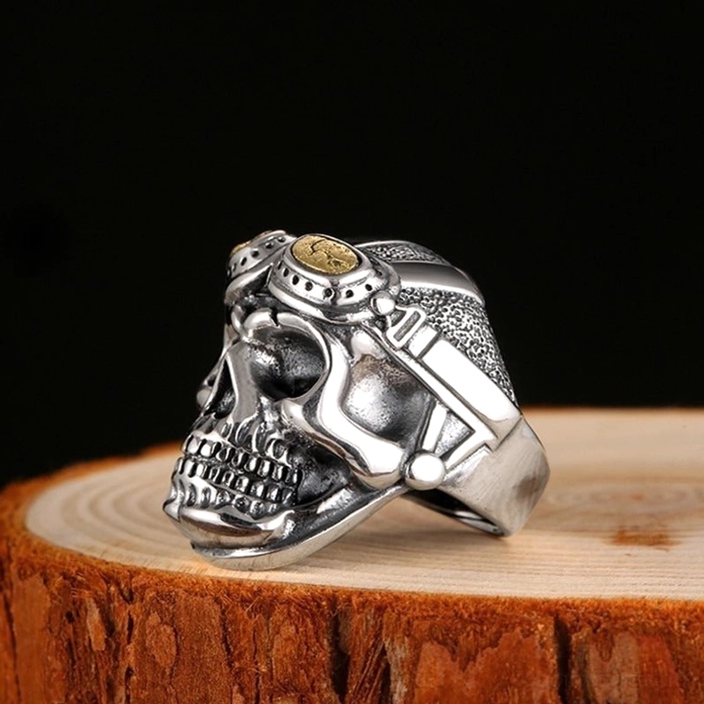 Aviator Totenkopf Ring Dreiviertel Profil Ansicht Schädelkiefer Struktur verstellbares Band 925 Silber
