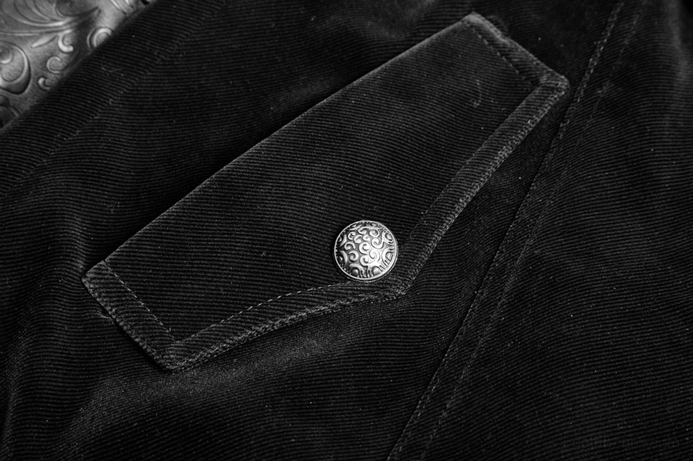 Schwarzer Gothic-Samtmantel geschnitzte Metallknopf und Samtgewebe-Klappe Detail Nahaufnahme Konstruktionsqualität