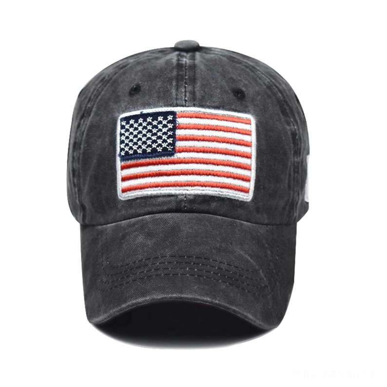 Schwarze gewaschene Gothic USA Flagge Baseball Cap direkte Vorderansicht, gestickte Patch-Design deutlich sichtbar, reiner schwarzer Baumwollstoff mit prominenter Flag-Stickerei