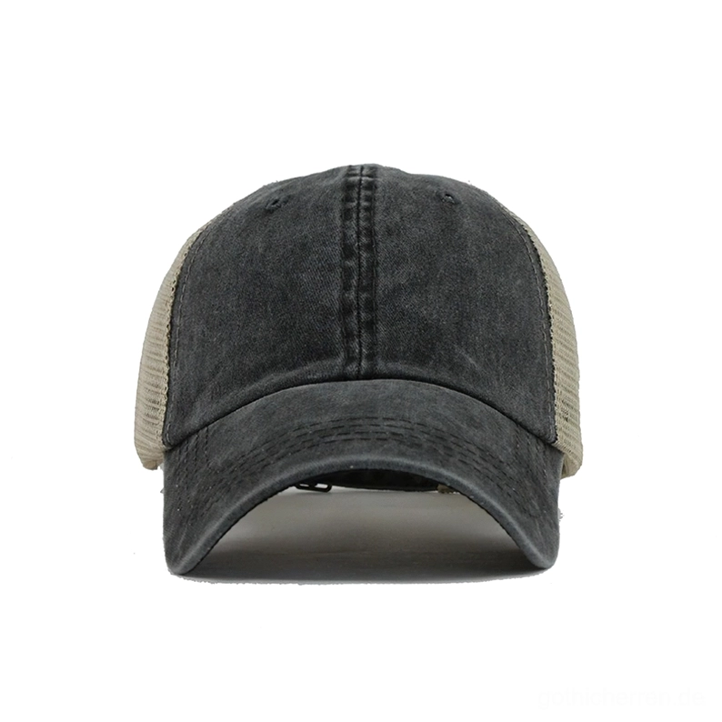 Schwarze gewaschene Baumwoll-Gothic-Kappe Vorderansicht mit verstellbarem Verschluss – minimalistisches Gothic-Essenzial für Post-Punk Aesthetic