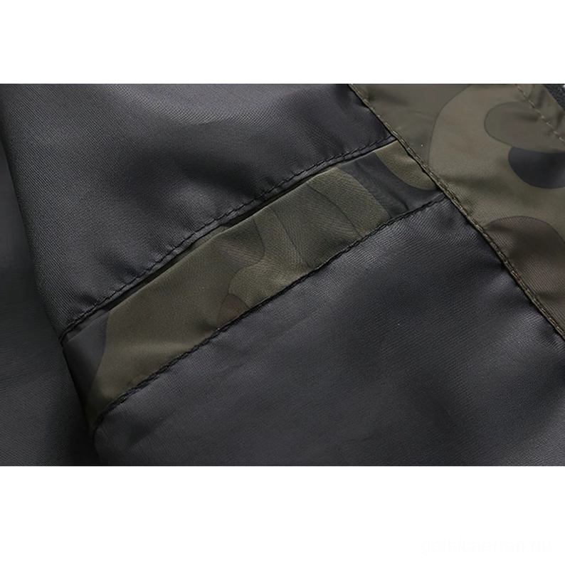 Camouflage-Panel Nähte Detailaufnahme zeigt fabrikverschweißte Nähte und zweifarbige Stoff-Konstruktion, handwerkliche Qualität