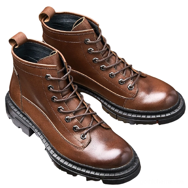 Polierte braune Leder-Gothic Combat Stiefel mit klassischem Schnür-Design und massiver Laufsohle – Herren-Schnürstiefel