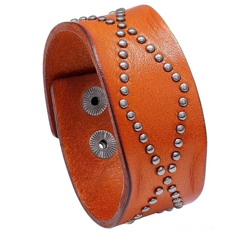 Braunes Vintage-Rindsleder-Gothic-Armband mit Kreuzniet-Verzierung, architektonische Schrägsicht Detailansicht