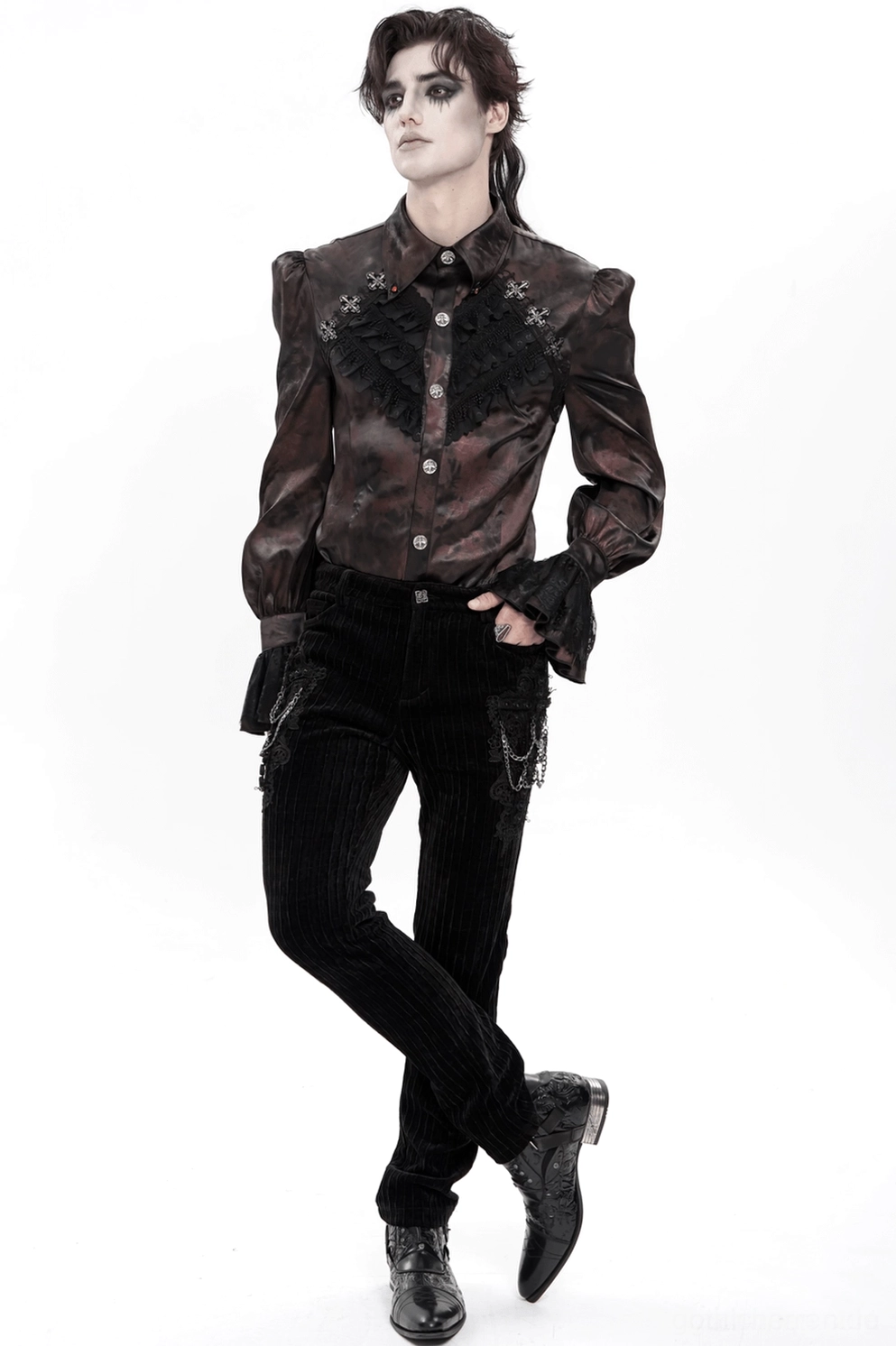 Gothic burgunderrotes Hemd mit Puffärmeln komplette Outfit-Komposition - vollständige Hemdpräsentation für alternative Mode Styling