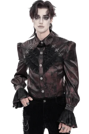 Burgunderrotes Gothic Hemd mit silbernen Kreuzdetails Vorderansicht auf männlichem Model - dunkles marmoriertes Fabric mit schwarzem Spitzenpanel