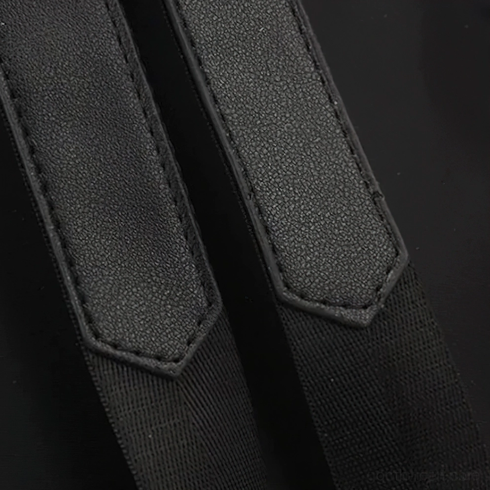 Lässiger gothic Oxford Rucksack modern Tagesgepaeck minimalistische Designästhetik zeitgenössisch