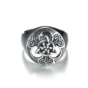 Gothic keltischer Knot Siegelring mit ornamentaler florale Gravur und Rahmen, antiker Silberton, Draufsicht Detail