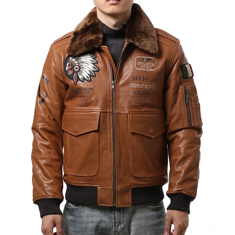 Cognac-braune Gothic Bomberjacke Vorderansicht mit abnehmbarem Pelzkragen, bestickten Utility-Patches und Metall-Reißverschluss – echtes Schafsleder