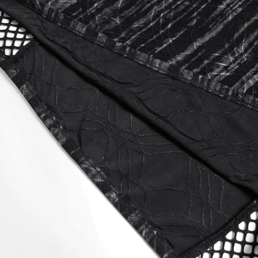 Cyberpunk Mesh T-Shirt Spike-Schulter und Fischnetzmuster-Ärmel Detail Nahaufnahme Hardware-Akzente