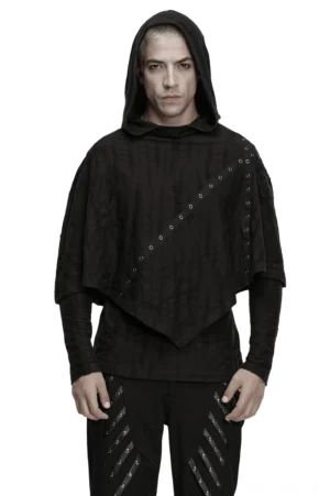 Zerrissenes schwarzes Gothic Poncho-Hoodie mit diagonalen Metallösen-Riemen frontal von männlichem Modell getragen, zeigt asymmetrische Silhouette und Industrial-Details