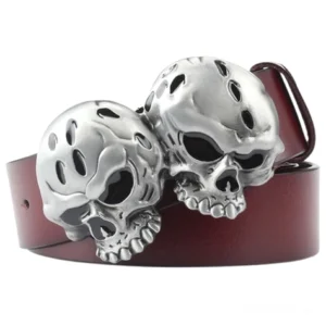 Doppelschädel Ledergürtel Gothic mit Vintage Silber Schnalle und burgundy Rindsleder, unisex Alternative Fashion Accessoire mit Hohlarbeit Schädel Details