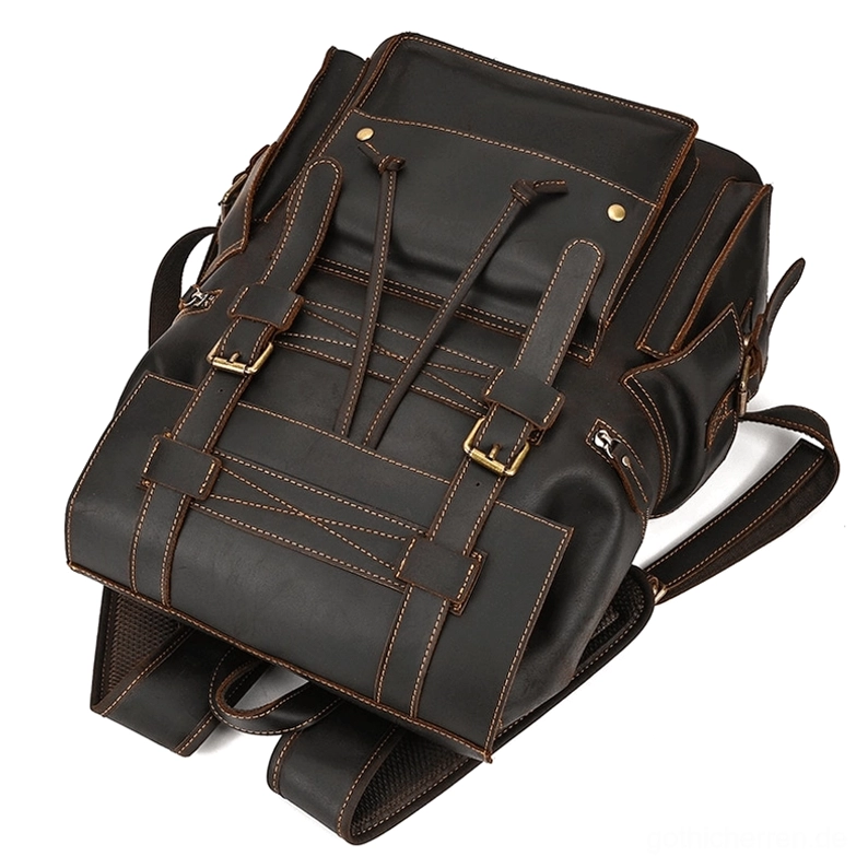 Dunkelbrauner Leder Gothic Rucksack zeigt industrielle Hardware und Nieten-Verstärkungen Detail - Konstruktion