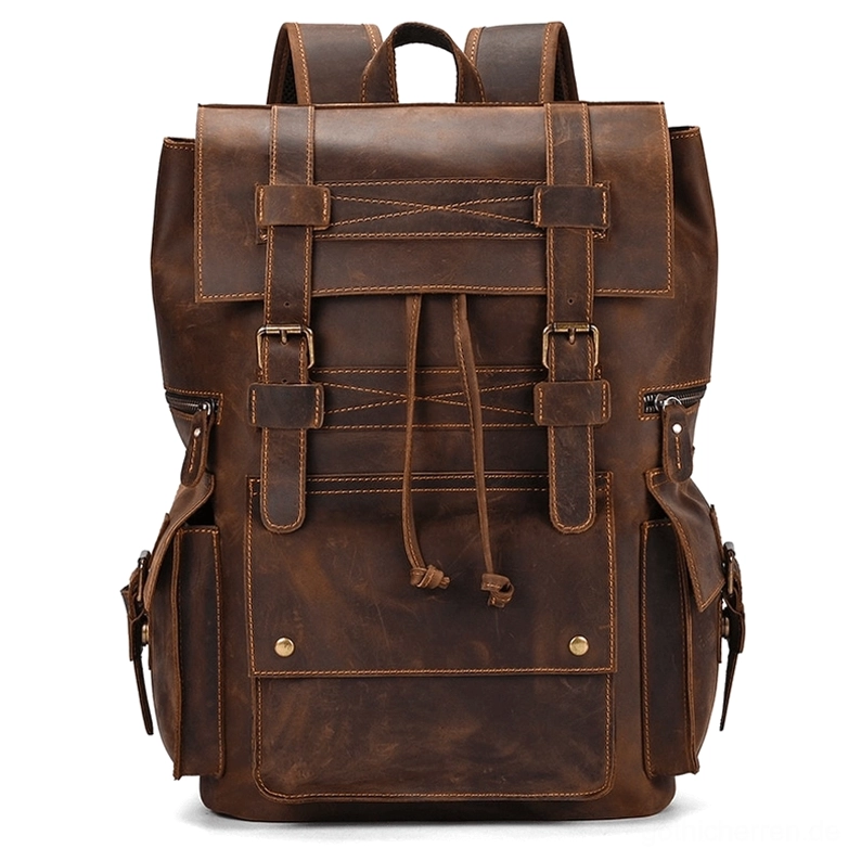 Dunkelbrauner Leder Gothic Rucksack mit Klappendeckel und mehreren Schnallenverschlüssen - vollständige Vorderansicht Vintage-Stil