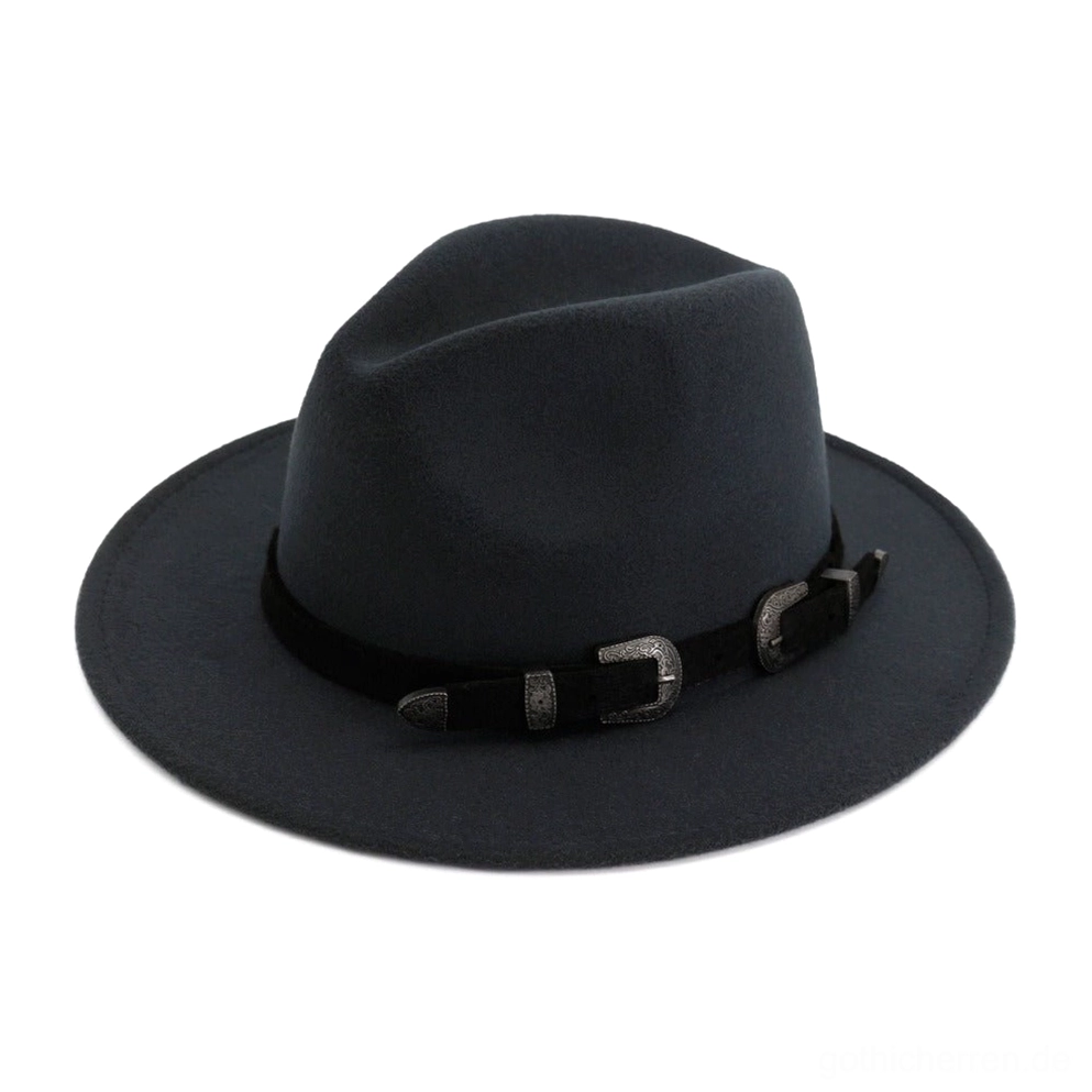 Dunkelgrauer Filz-Trilby Fedora mit doppelten Metallschnallen auf Hutriemen, Gothic-Ästhetik Flat-Lay-Detail