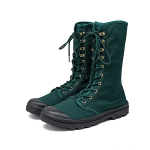 Dunkelgrüne Mid-Calf Gothic Combat Boots Canvas mit silbernen Metallösen Paar vorne Studio Display
