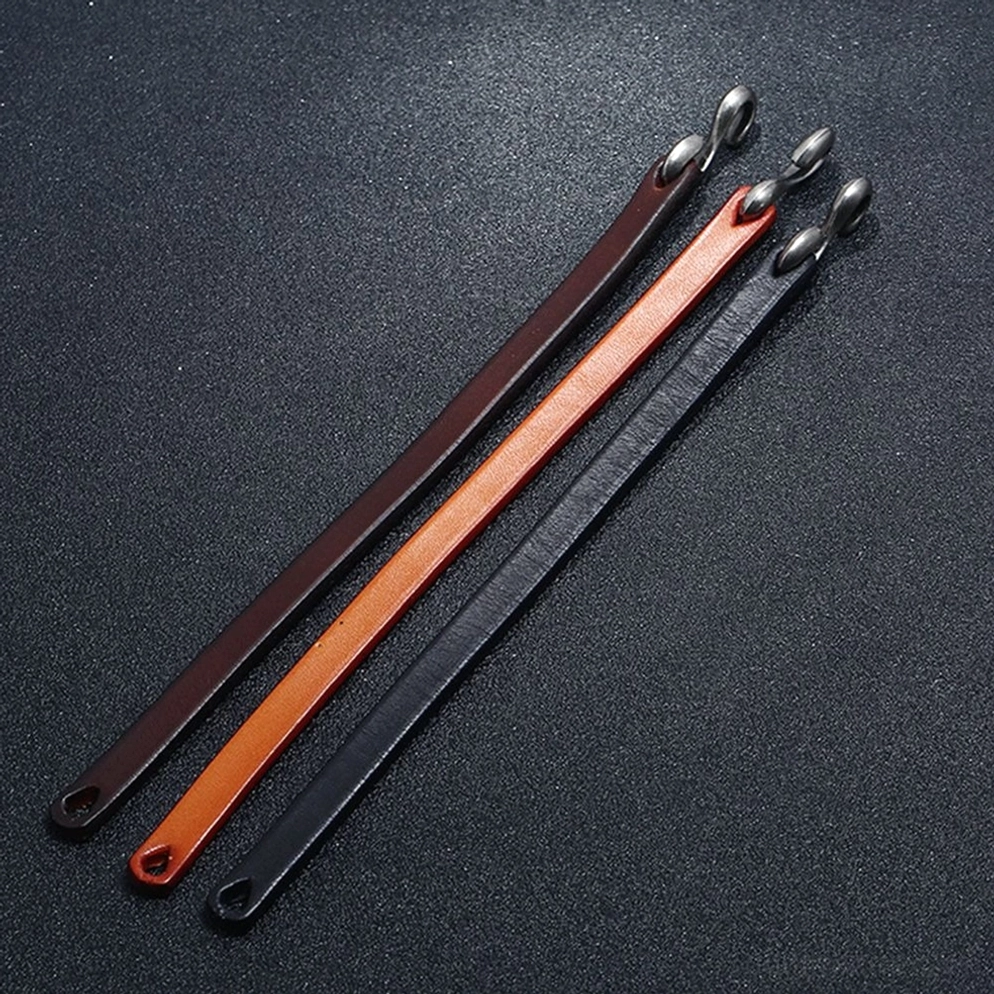 Echtes Leder Gothic Cuff Armbänder - unisex schmales Band mit Hakenverschluss in mehreren Farben Schwarz Weinrot Kamel für Alternative Fashion