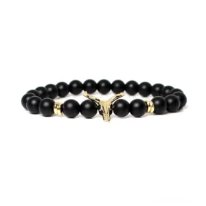 Gold-farbenes Stier-Kopf-Mittelteil auf schwarzem Perlenarmband für Herren, Gothic Schmuck Amulett mit vergoldeter Metallfinish und Naturstein-Perlen