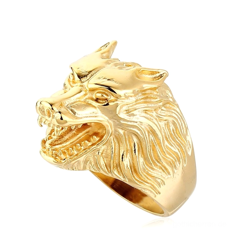 Goldton Wolf-Kopf Alternative Jewelry Ring mit poliertem Finish und aufwendigen Mähnen-Detailzeichnungen, Seitenansicht, luxuriöser Metallic-Glanz auf weißem Hintergrund