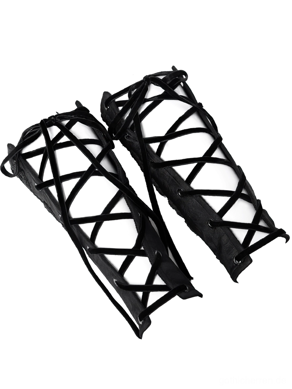 Flachlage-Detail der Schnür-Gothic-Armschuhe, das schwarze Spitzenschnüre, Metallösen und das verstellbare Schnürsystem auf weißem Hintergrund zeigt