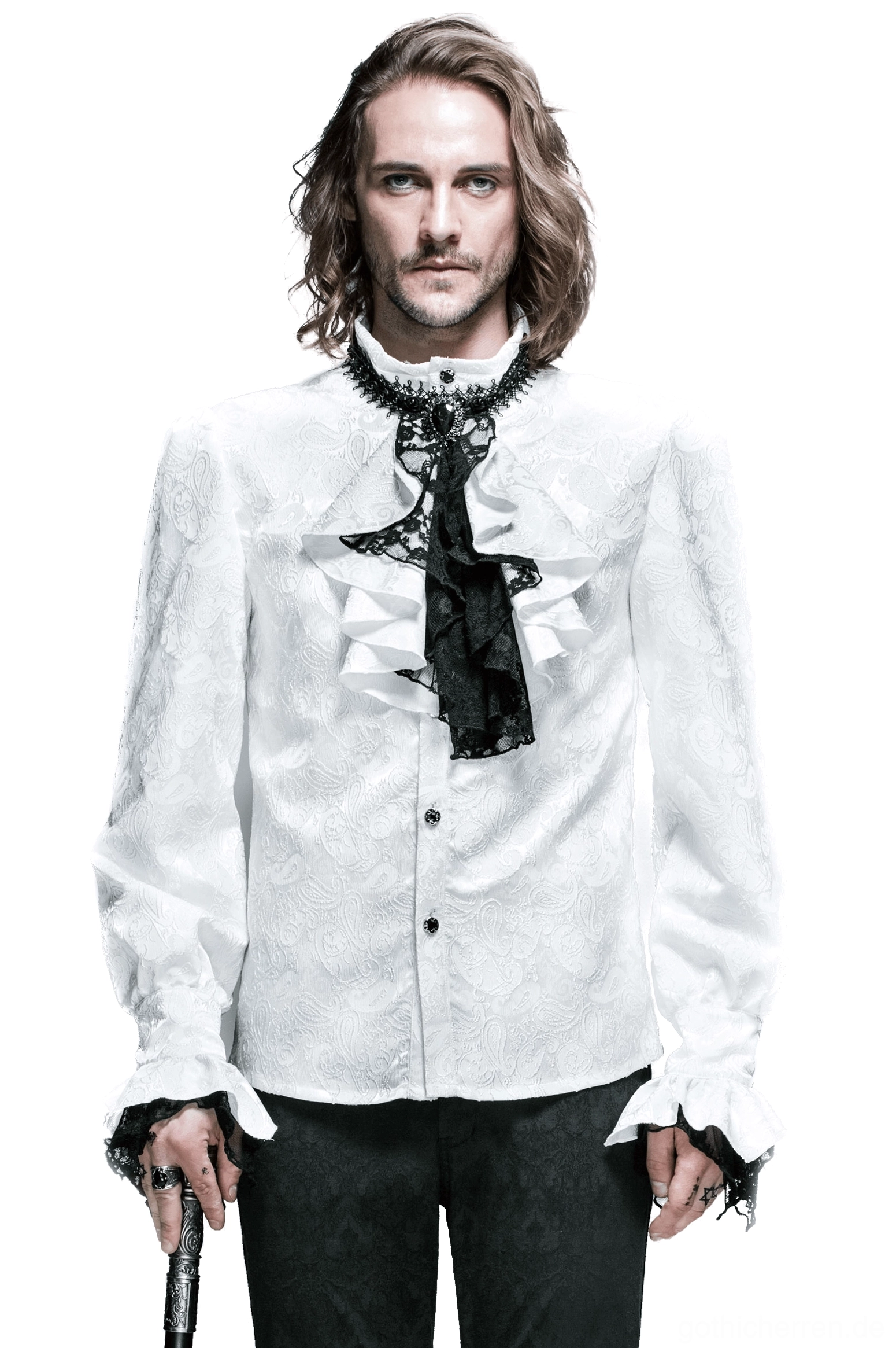 Herren-Gothic-Ascot-Krawatte in Schwarzweiß mit dramatischer Spitze und Rüschen, vollständige Vorderansicht auf männlichem Modell in Vintage-Formalkleidung mit Gehstock