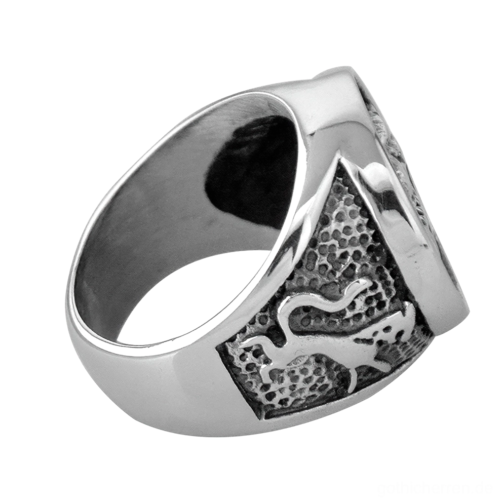 Gothic Edelstahl Bandring gehämmerte Innenseite Tierrelief Detail vintage Schmuck Seitenansicht