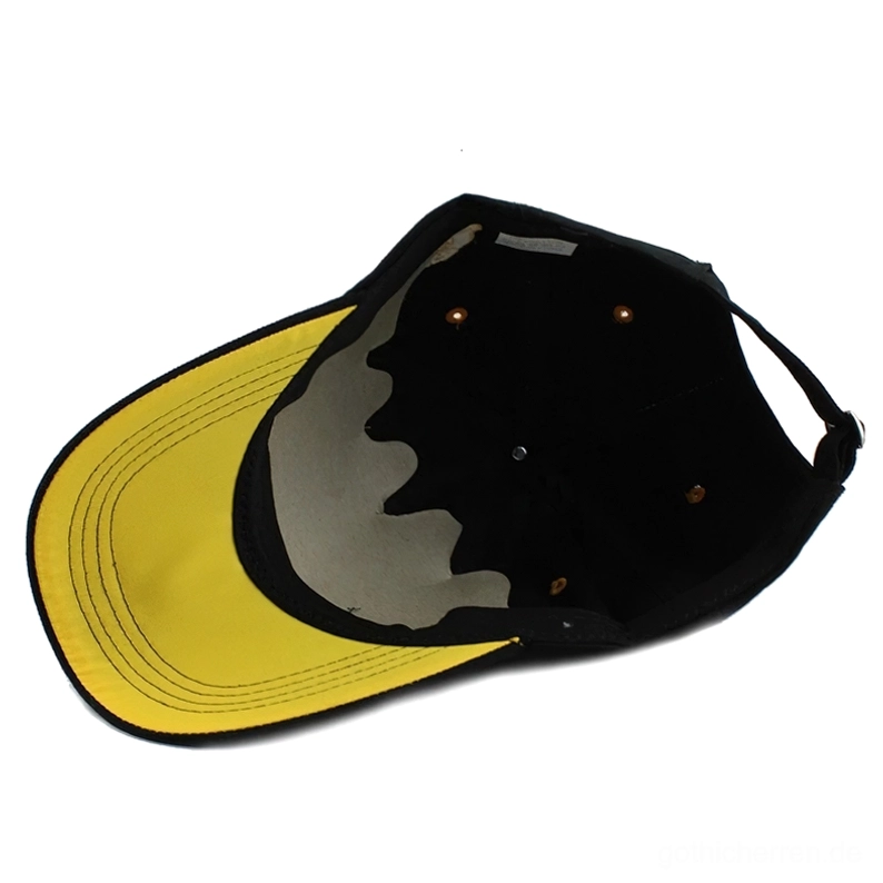 Innenseite der Gothic Baseball Kappe zeigt schwarzes Futter-Obermaterial und verstellbare Schnallen-Verschluss-Details