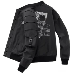 Gothic Totenschädel Bomber Jacke Seitenansicht mit taktischer Armeentasche Schnallenverschluss und Sensenmann Kunstwerk auf Rücken sichtbar