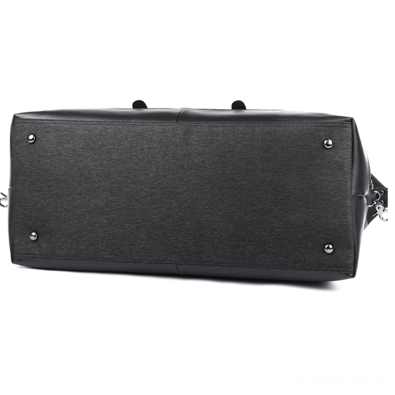Gothic Canvas Duffel-Tasche Bodenbasis Detail zeigt schwarzes Oxford-Material mit Lederunterlage und vier Metallkufe-Nieten für Anti-Verschleiß