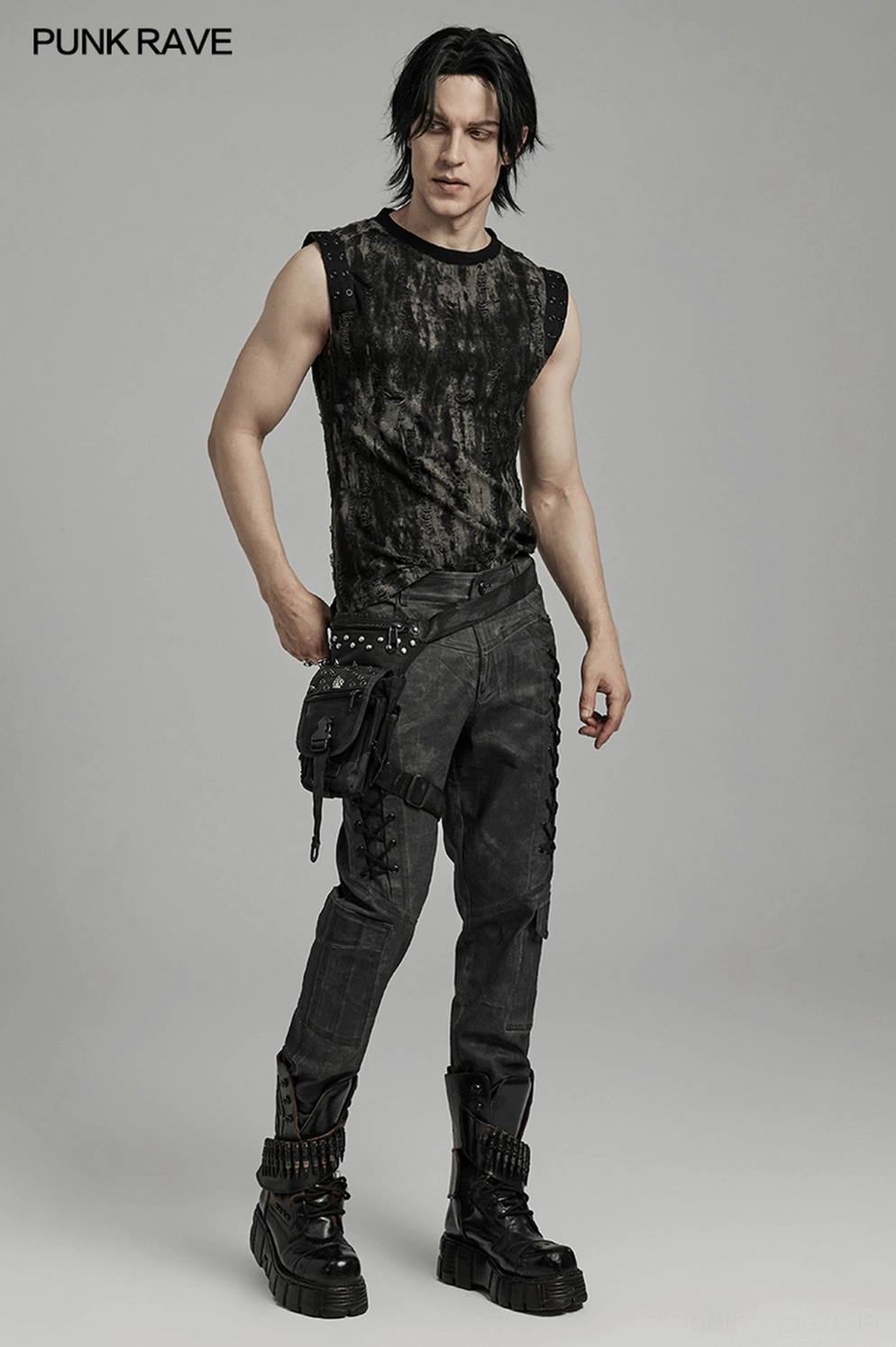 Vollständige Produktaufnahme der grauen Gothic Cargohose mit sichtbaren Seitentaschen und distressed Textilbehandlung
