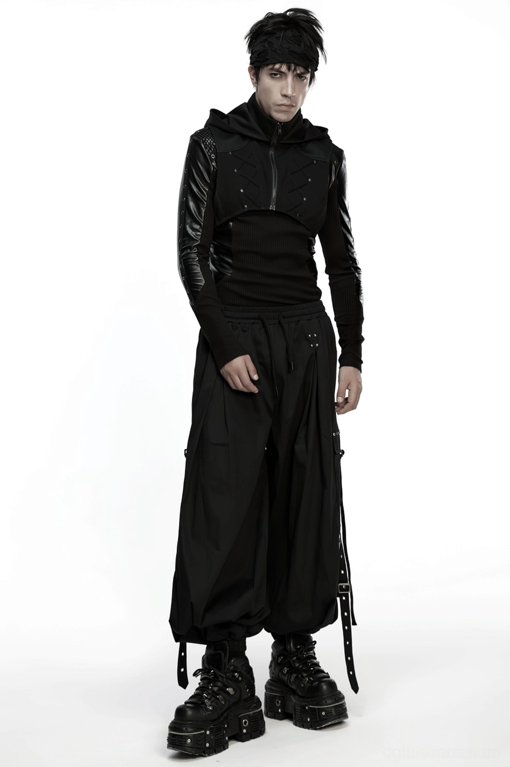 Schwarze Gothic Cargohose vollständiger Styling-Anleitung zeigt Festival und alternative Mode Trageoptionen