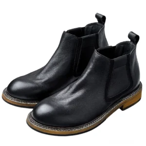 Herren schwarze Echtleder Gothic Chelsea Ankle Boots mit elastischen Seitenpanels und Absatz-Zuglasche, Frontansicht Dreiviertelblick