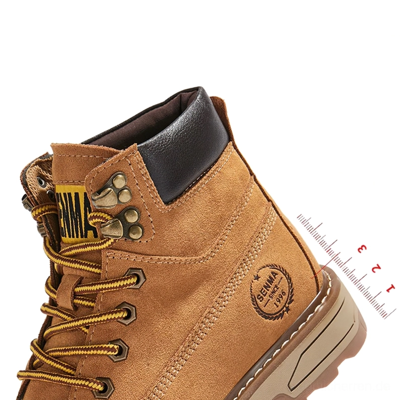 Gothic Combat Stiefel Schnürverschlusssystem mit verstärkten Ösen, einstellbarer Verschlussmechanismus und strukturierter Knöchelhalt-Detail