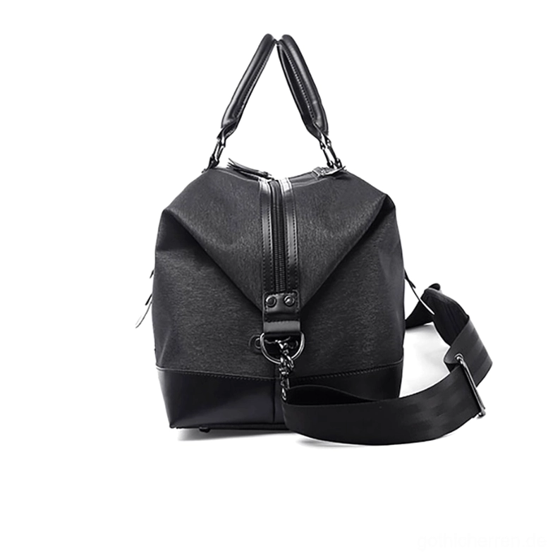 Gothic Reise-Duffel-Tasche Rückansicht zeigt zentrale Reißverschlussverschluss und hochwertiges Premium-Metallzubehör, industrielle gotische Hardware