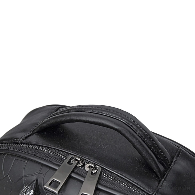 Gothic Fledermaus Rucksack in alltäglicher Verwendung demonstriert Wasserdicht-Kapazität und praktische Funktionalität für Urban-Style