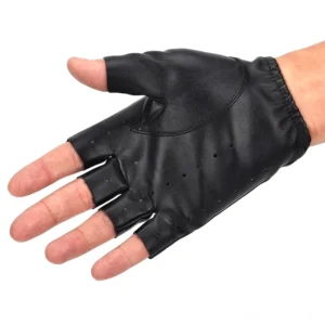 Handflächenansicht von gothischen Fingerhandschuhen mit perforierten Belüftungslöchern, elastischem Handgelenksband und fingerlosem Design für maximale Bewegungsfreiheit