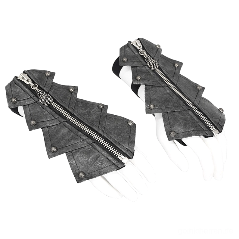 Gothic fingerlose Handschuhe auf weißen Mannequin-Händen, Vorderansicht mit Totenschädel-Reißverschluss-Ziehgriffen und Metallnieten-Muster