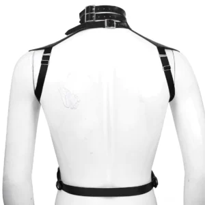 Gothic Kunstleder Harness Rückansicht auf Mannequin verstellbare Schulterriemen Nacken-Schnallenverschluss und Taille-Sicherungsriemen sichtbar