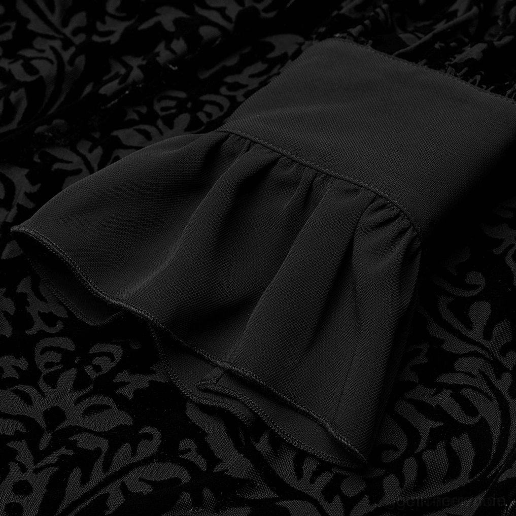 Makro-Nahaufnahme Gothic Hemd gegabelte Rüschenmanchette, Rüschenrand-Details, Damast-Samtgewebe-Textur und Struktur