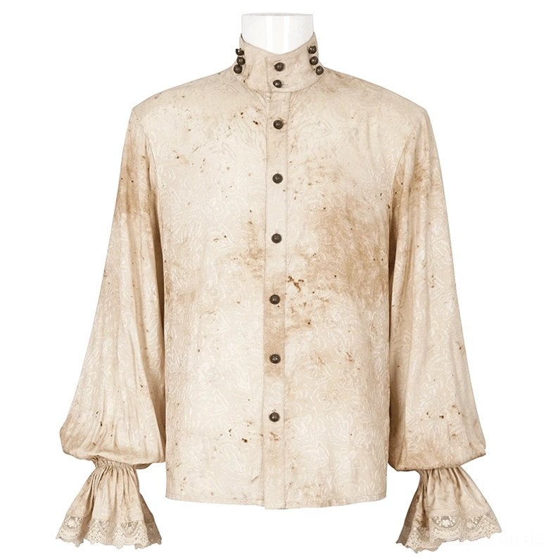 Frontale Detailaufnahme des Gothic Hemds mit Stehkragen und Metallknöpfen sowie mit Spitze verbrämten Laternenmännchen-Manschetten auf Schaufensterpuppe, distressed beige Jacquard