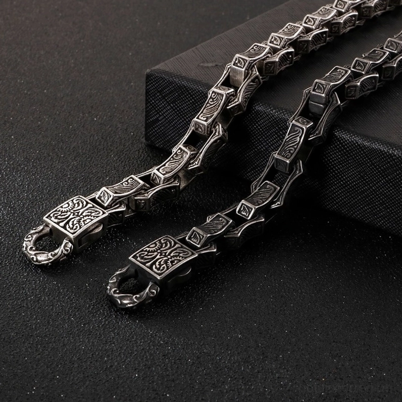 Gothic Herrenarmband Sicherheitsverschluss Detail – verborgener magnetischer Verschlussmechanismus Funktional