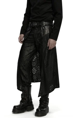 Gotischer dekonstruierter Herrenrock mit Schlangenleder-Textur und zerfetztem Strick, Frontansicht auf männlichem Modell in reiner schwarzer Alternative Fashion mit asymmetrischen Panelen