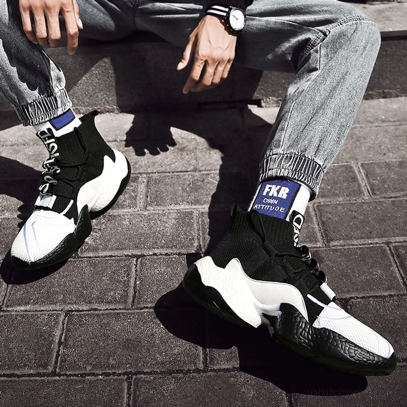 High-Top Gothic Schnür-Turnschuhe zeigt PU-Leder Innensohle Polsterung Schweißabsorbierende Konstruktion Komfort-Details innenseite