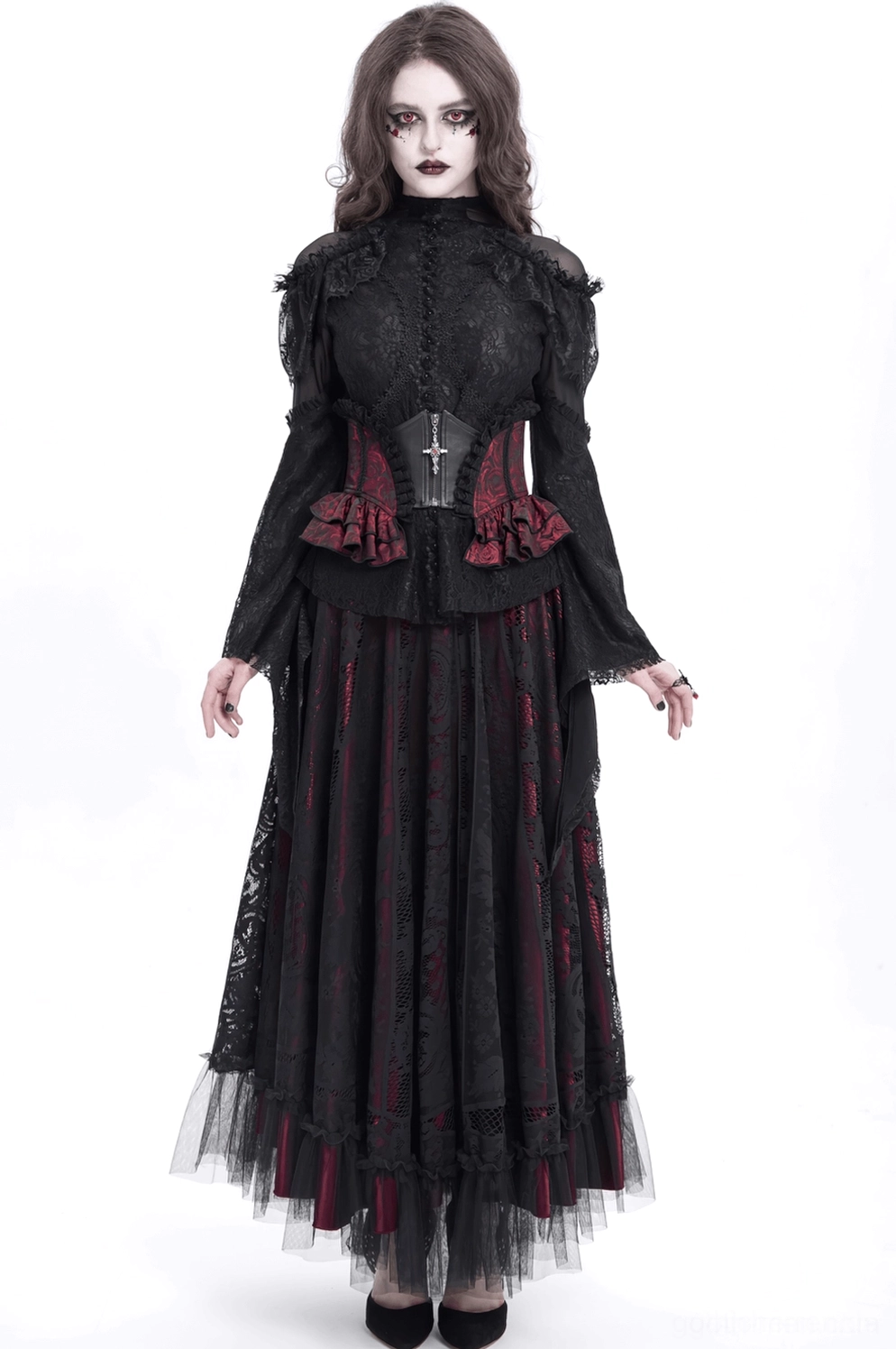 Seitenprofil des weinroten Gothic Korsettgürtels zeigt Tiefenstruktur der Rüschen-Spitzeneinfassung und Rosen-Jacquard-Brokatt-Schichtung von der Seite