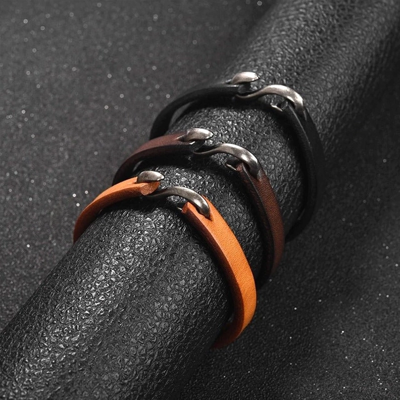 Lederpflege und Wartungsanleitung, authentische Patina-Entwicklung über Zeit, gothic Lederarmband Langzeitpflege